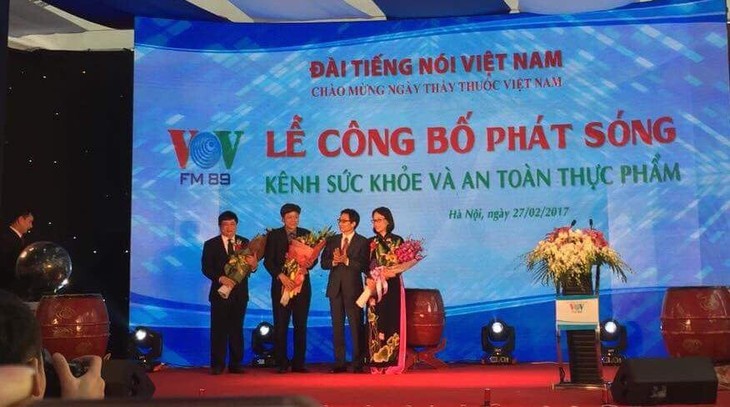 Phó Thủ tướng Vũ Đức Đam dự lễ phát sóng Kênh Sức khoẻ và An toàn thực phẩm của VOV - ảnh 1